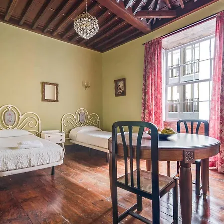 La Vicaria * Сан-Кристобаль-де-Ла-Лагуна