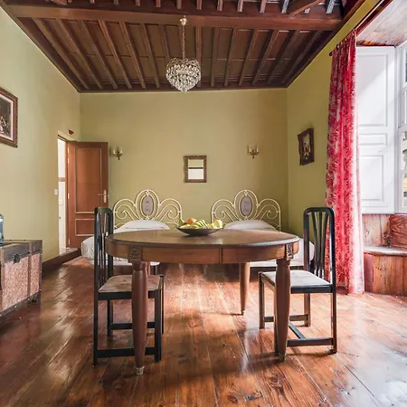 La Vicaria Apartment *